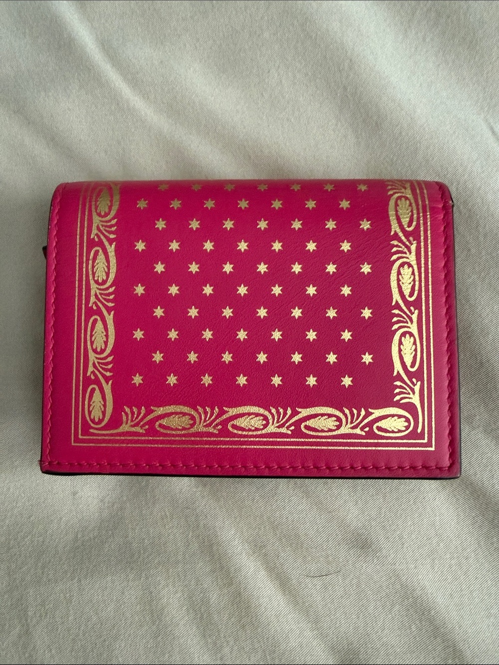 Gucci Pink Leather Compact Card Case with Gold Foil Design - Picture 2 of 7
